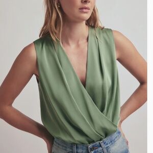 NWT Favorite Daughter The Sleeveless Date Blouse -Basil Sage Green Large